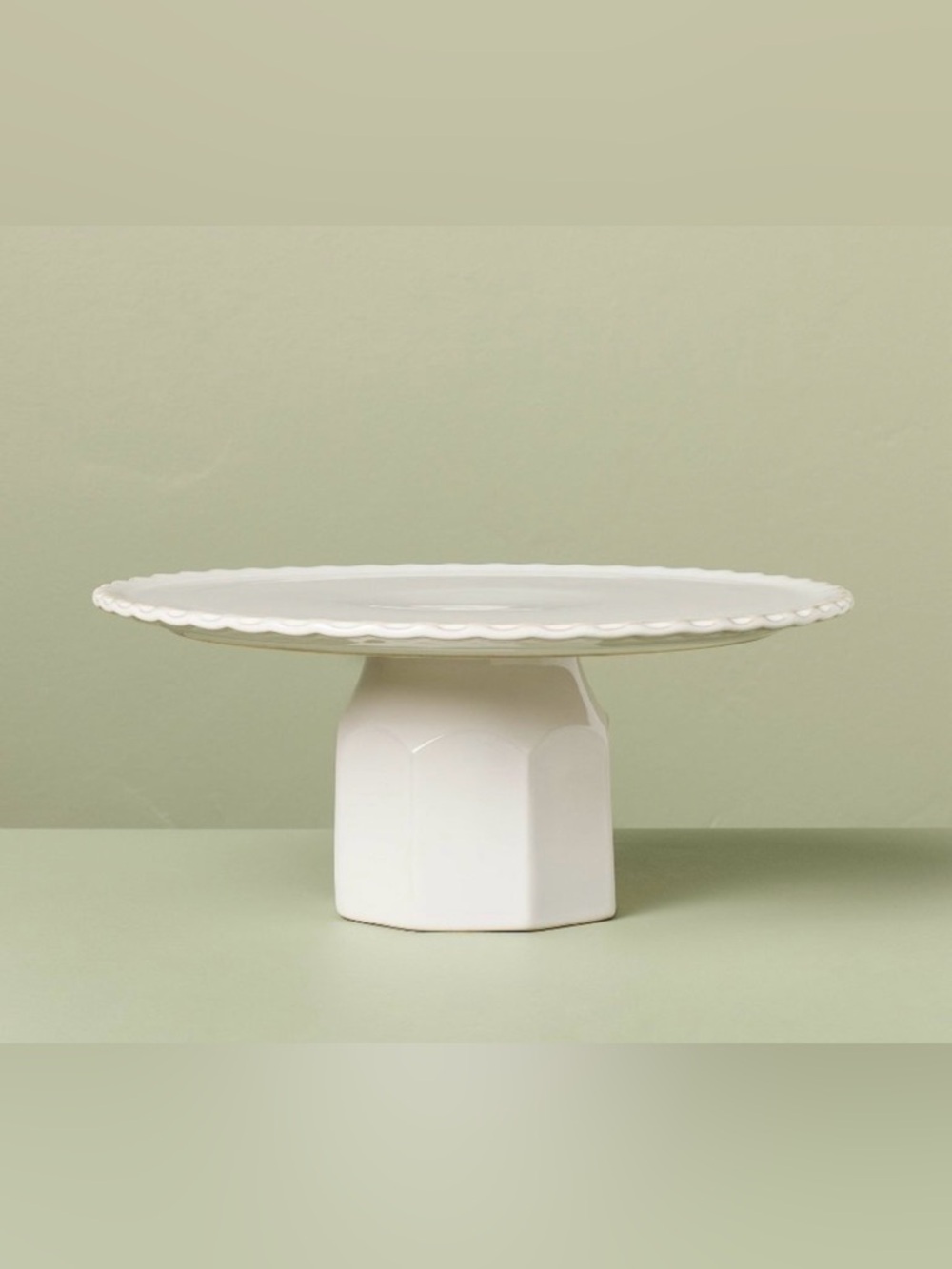 HEARTH & HAND NWT ceramic dessert stand -cream